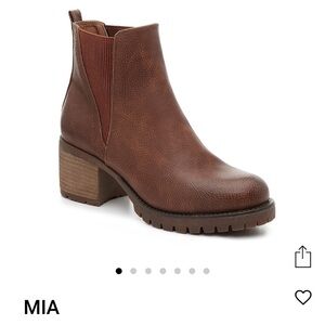 MIA Jody Chelsea boots size 9